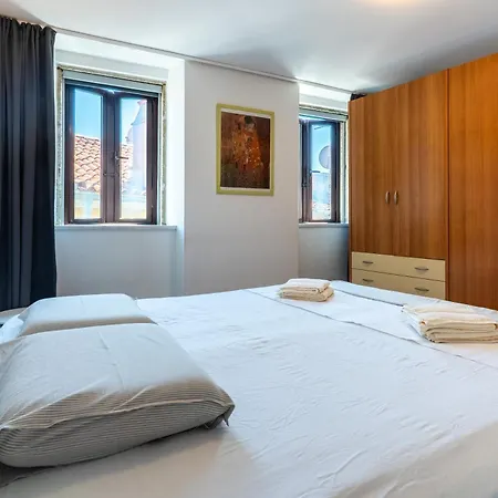 Giannina Apartamento Cres