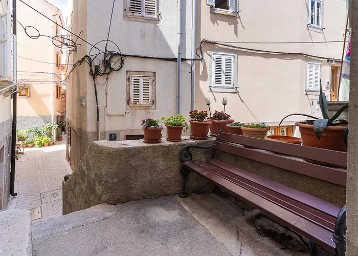 Giannina Apartment *